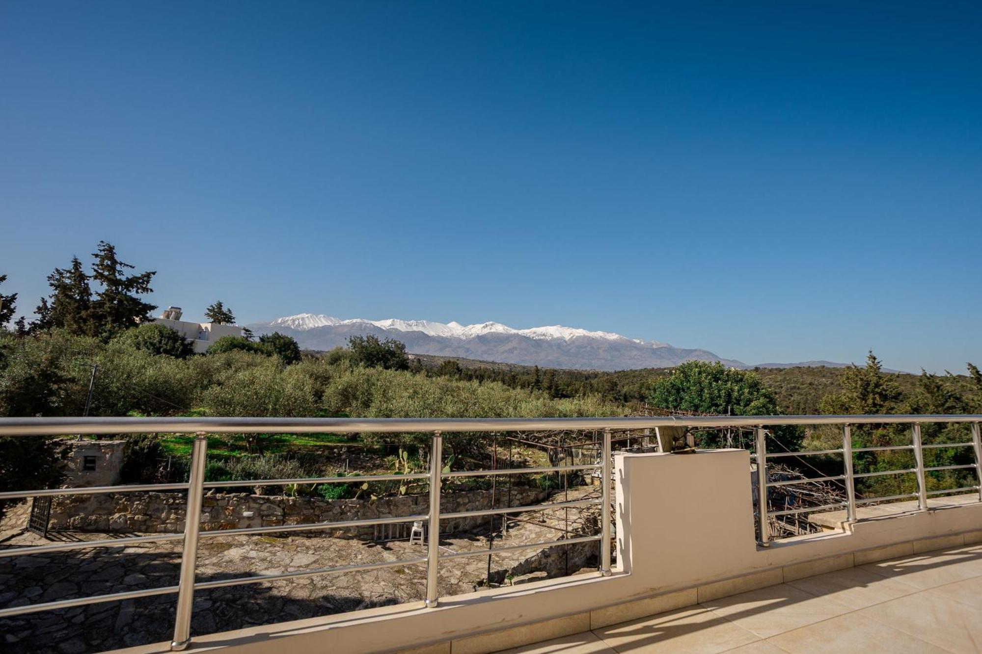Villa Konstantinos Hilltop Vineyard Escape อัลมีรีดา ภายนอก รูปภาพ